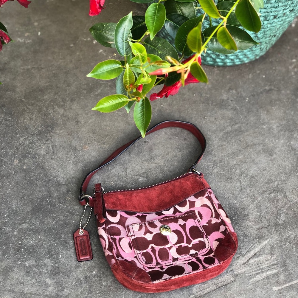 Coach Signature Mini - Picture 15 of 16